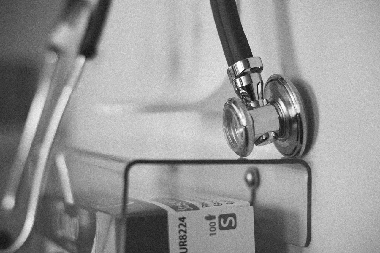 Biostymulacja skóry a kwas hialuronowy: czym różnią się efekty?
